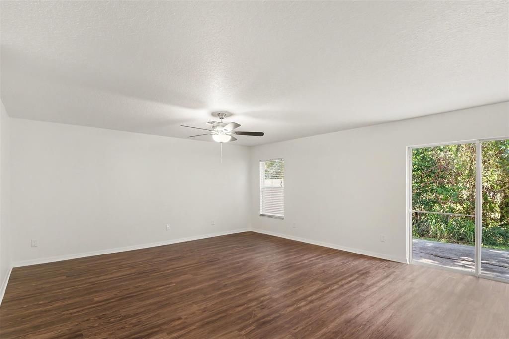 For Sale: $474,900 (5 beds, 2 baths, 3040 Square Feet)