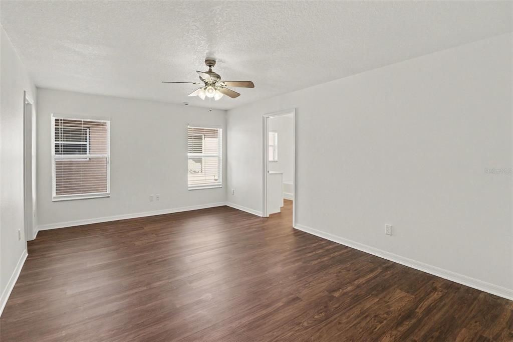 For Sale: $474,900 (5 beds, 2 baths, 3040 Square Feet)