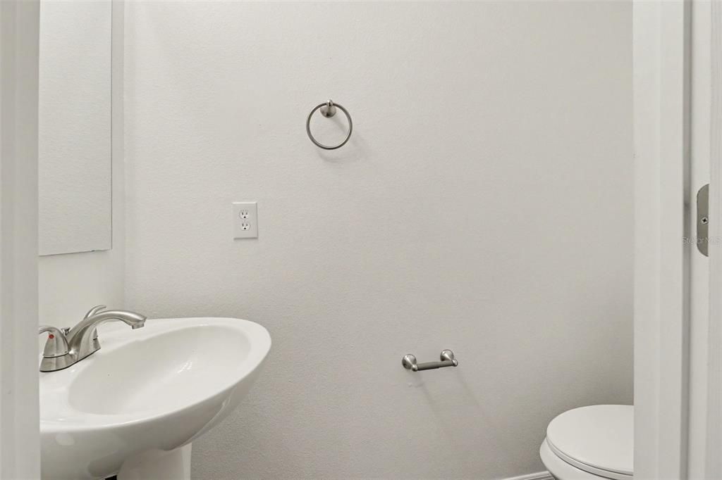 For Sale: $474,900 (5 beds, 2 baths, 3040 Square Feet)