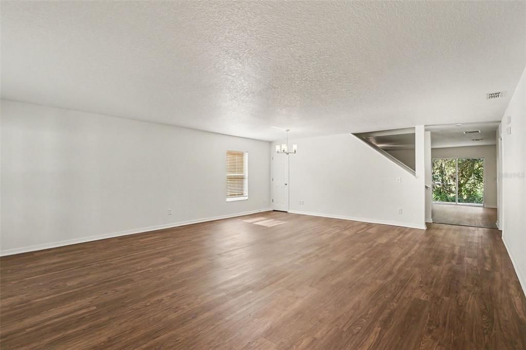 For Sale: $474,900 (5 beds, 2 baths, 3040 Square Feet)