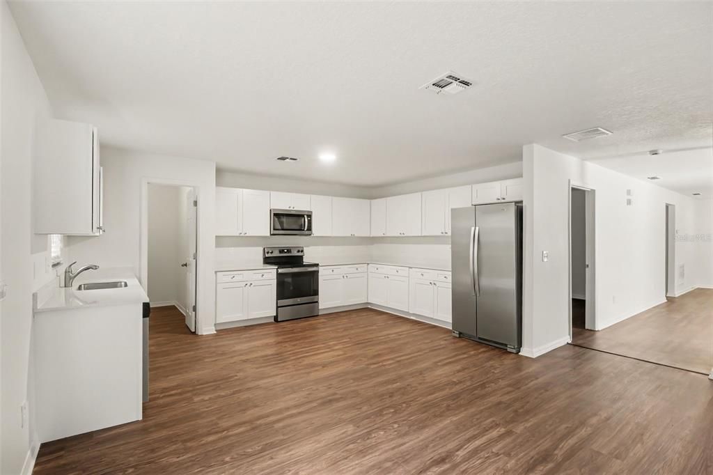For Sale: $474,900 (5 beds, 2 baths, 3040 Square Feet)