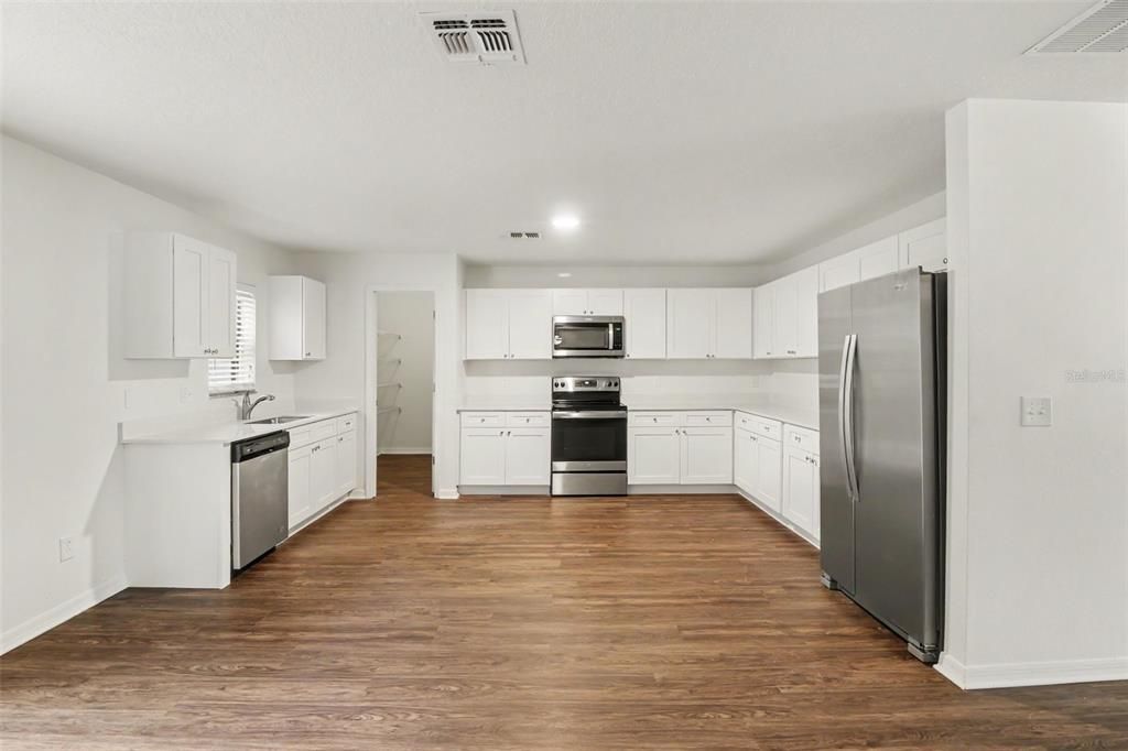 For Sale: $474,900 (5 beds, 2 baths, 3040 Square Feet)