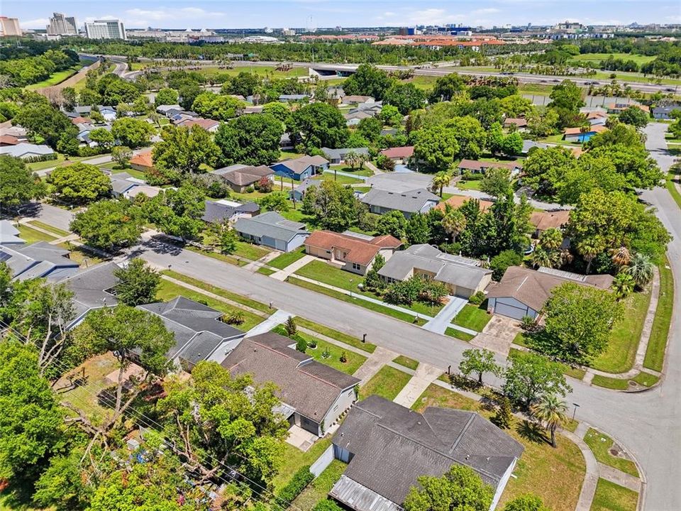 На продажу: $339,900 (2 спален, 2 ванн, 1268 Квадратных фут)