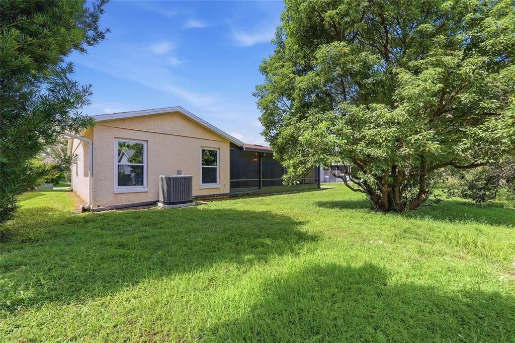 На продажу: $339,900 (2 спален, 2 ванн, 1268 Квадратных фут)