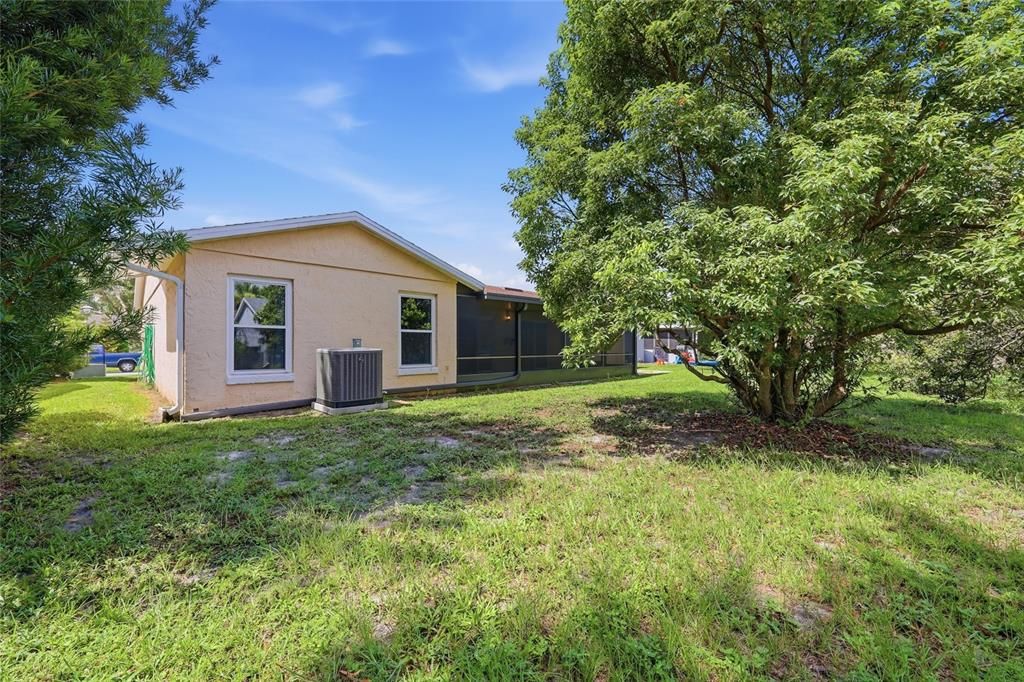 На продажу: $339,900 (2 спален, 2 ванн, 1268 Квадратных фут)