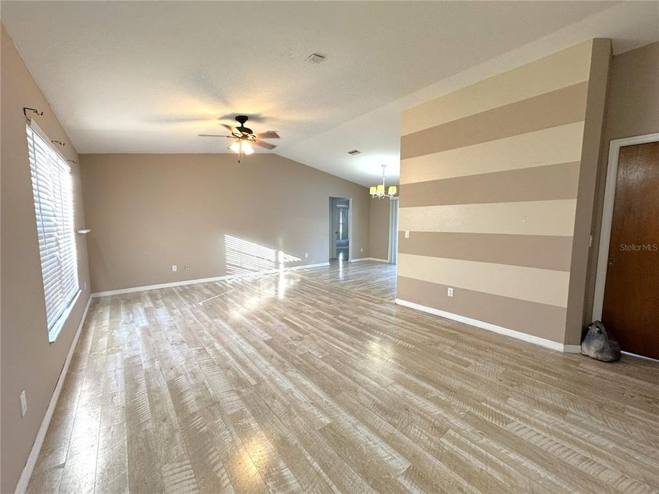 For Rent: $1,700 (2 beds, 2 baths, 1446 Square Feet)