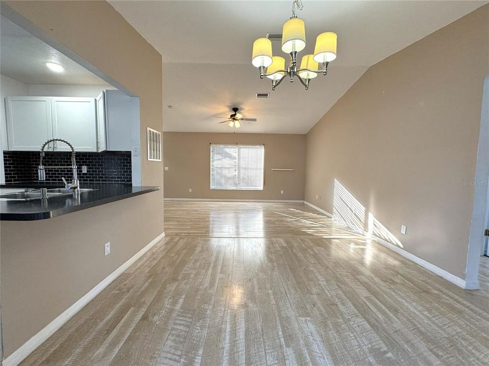 For Rent: $1,700 (2 beds, 2 baths, 1446 Square Feet)