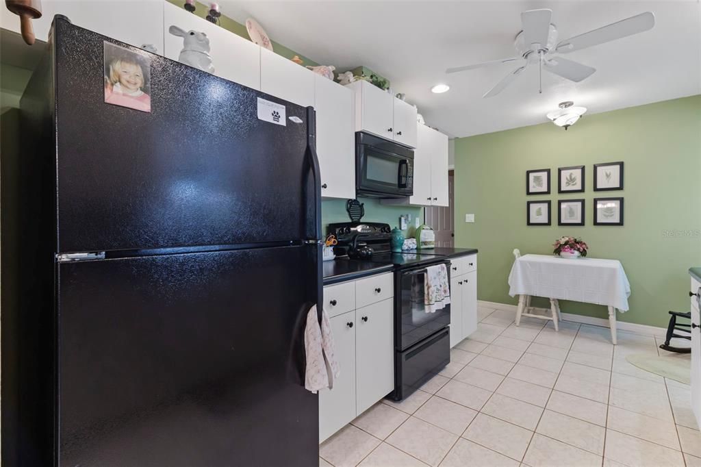 Activo con contrato: $239,500 (2 camas, 2 baños, 1413 Pies cuadrados)