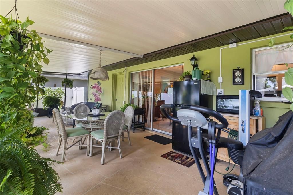 Activo con contrato: $239,500 (2 camas, 2 baños, 1413 Pies cuadrados)