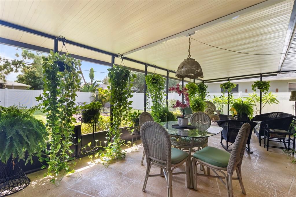 Activo con contrato: $239,500 (2 camas, 2 baños, 1413 Pies cuadrados)