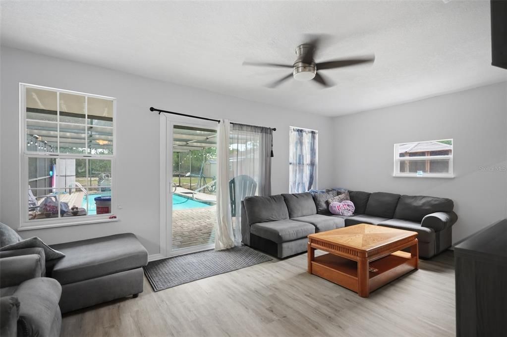 En Venta: $320,000 (2 camas, 1 baños, 1143 Pies cuadrados)