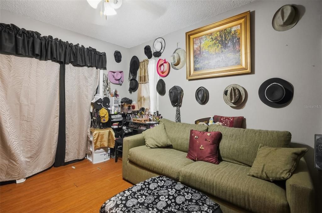 En Venta: $320,000 (2 camas, 1 baños, 1143 Pies cuadrados)
