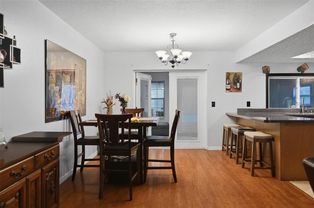 En Venta: $320,000 (2 camas, 1 baños, 1143 Pies cuadrados)