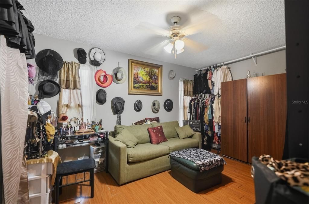 En Venta: $320,000 (2 camas, 1 baños, 1143 Pies cuadrados)
