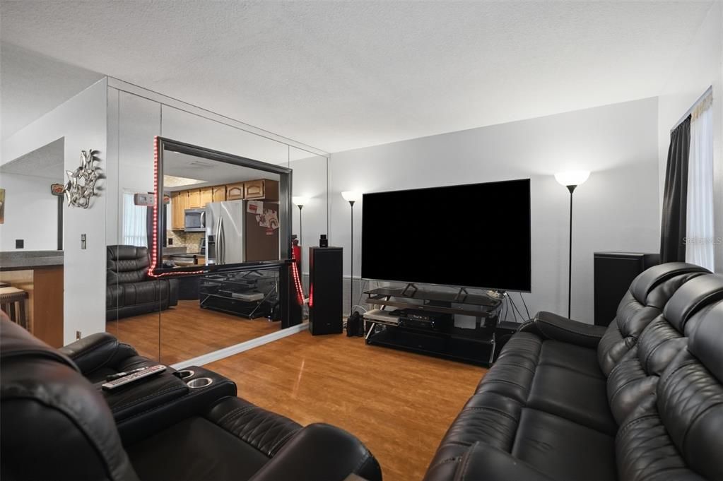 En Venta: $320,000 (2 camas, 1 baños, 1143 Pies cuadrados)