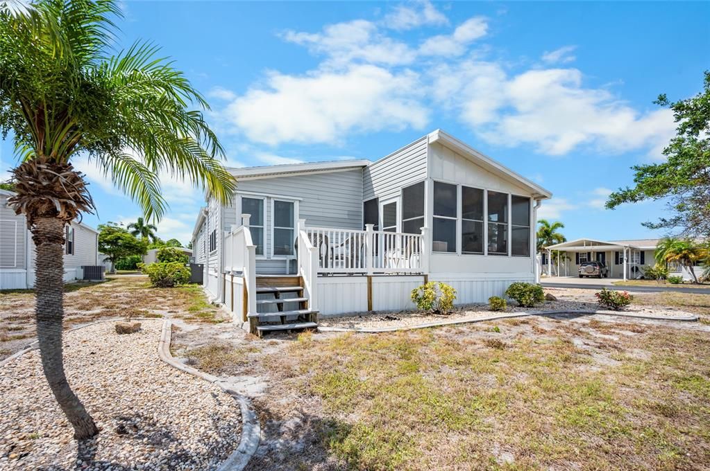 For Sale: $225,000 (3 beds, 2 baths, 1566 Square Feet)