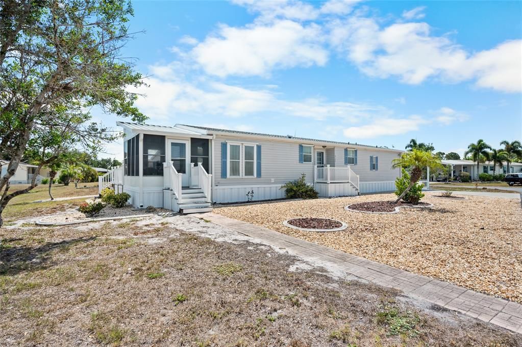 For Sale: $225,000 (3 beds, 2 baths, 1566 Square Feet)