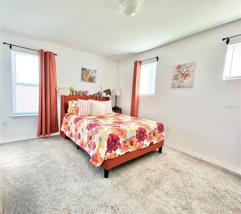 En Venta: $450,000 (4 camas, 2 baños, 2416 Pies cuadrados)