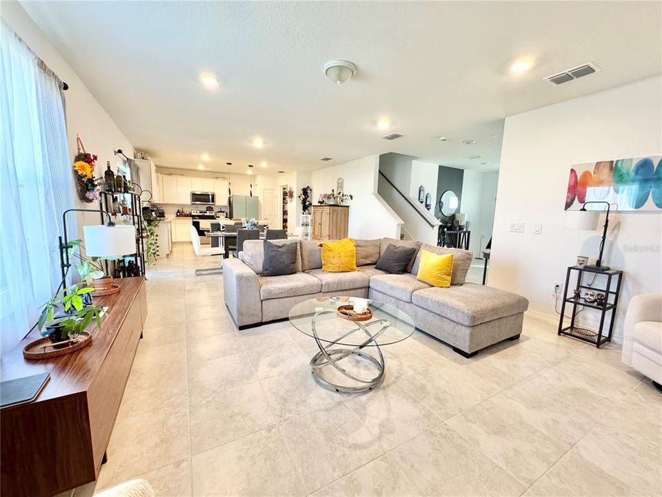 En Venta: $450,000 (4 camas, 2 baños, 2416 Pies cuadrados)