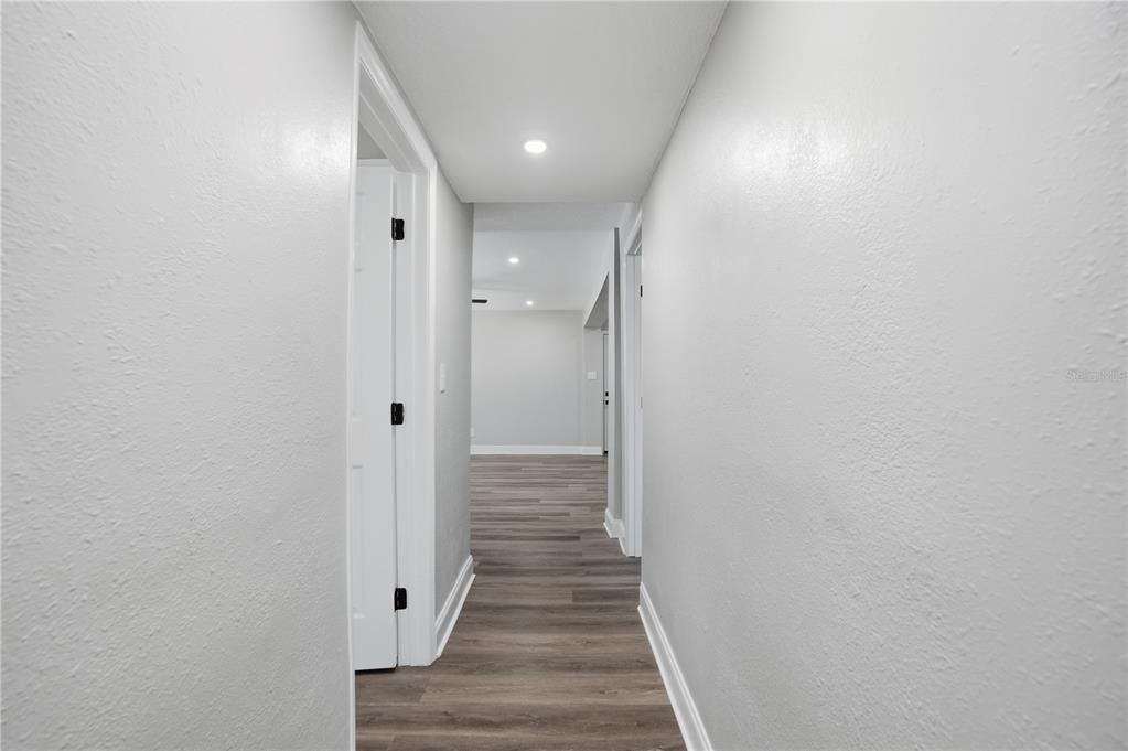 На продажу: $429,000 (4 спален, 2 ванн, 1670 Квадратных фут)