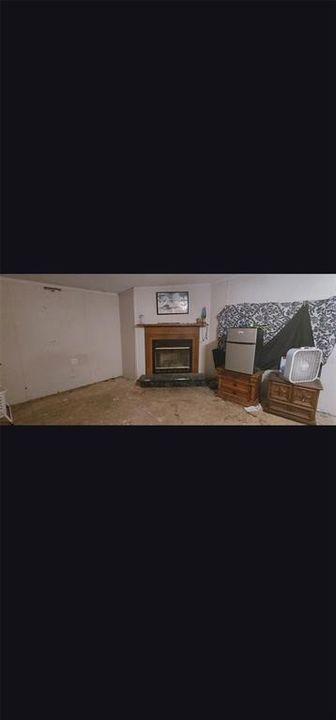For Sale: $375,000 (4 beds, 2 baths, 2400 Square Feet)