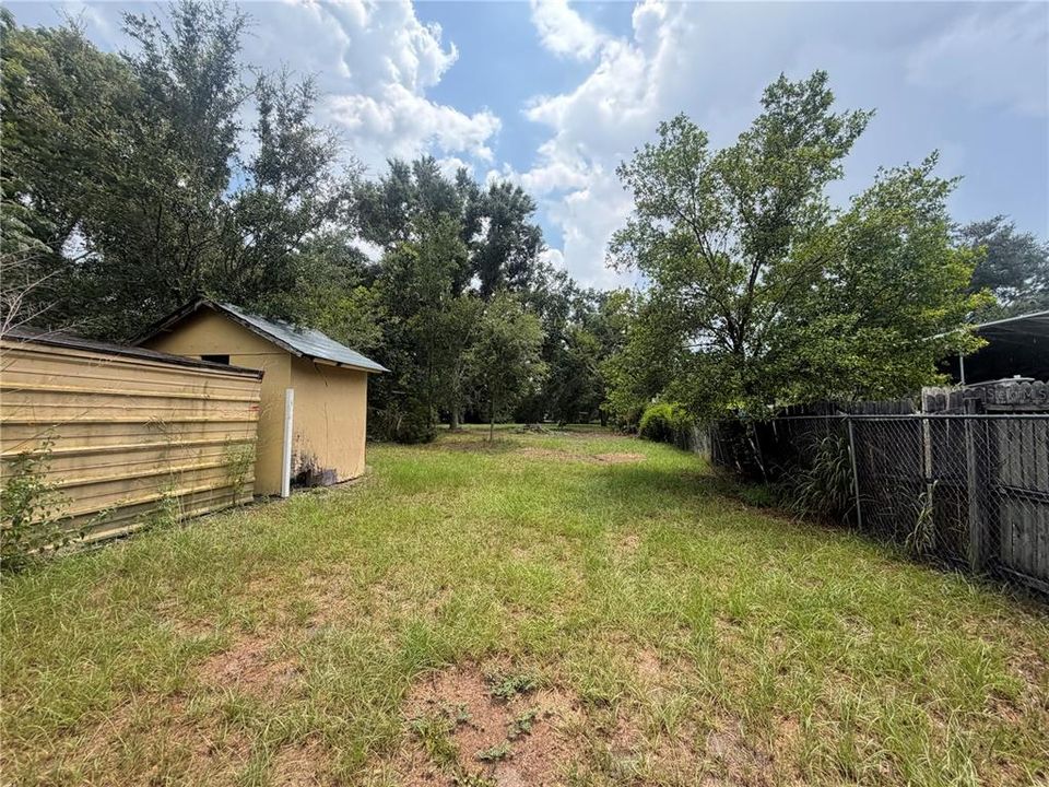 Active With Contract: $159,900 (3 beds, 2 baths, 1152 Square Feet)