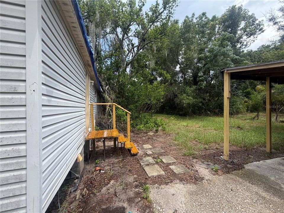 Active With Contract: $159,900 (3 beds, 2 baths, 1152 Square Feet)
