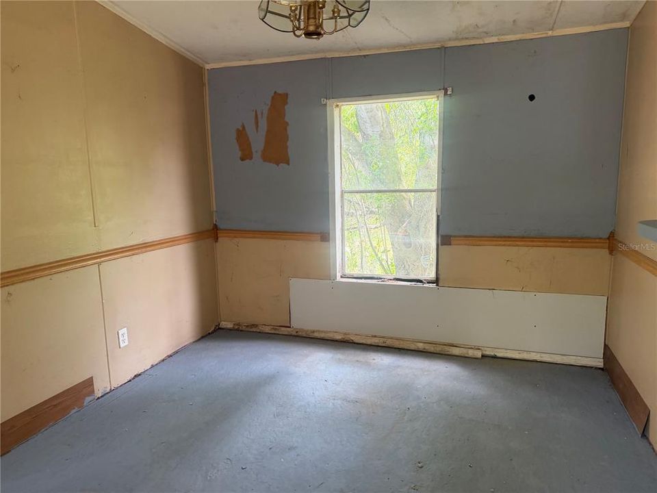 Active With Contract: $159,900 (3 beds, 2 baths, 1152 Square Feet)