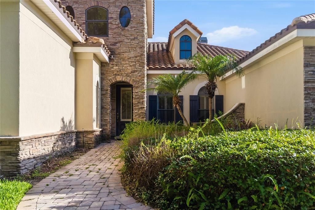 En Venta: $775,000 (3 camas, 2 baños, 2587 Pies cuadrados)
