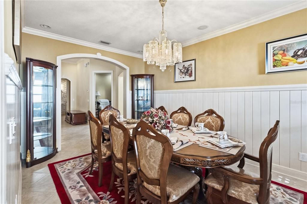 En Venta: $775,000 (3 camas, 2 baños, 2587 Pies cuadrados)