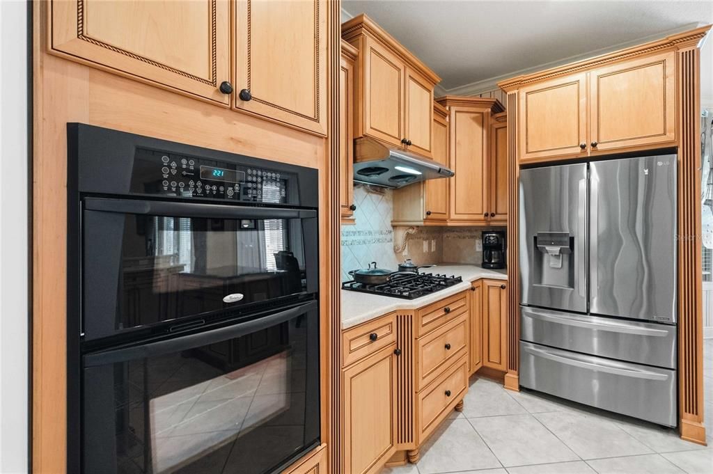 En Venta: $775,000 (3 camas, 2 baños, 2587 Pies cuadrados)