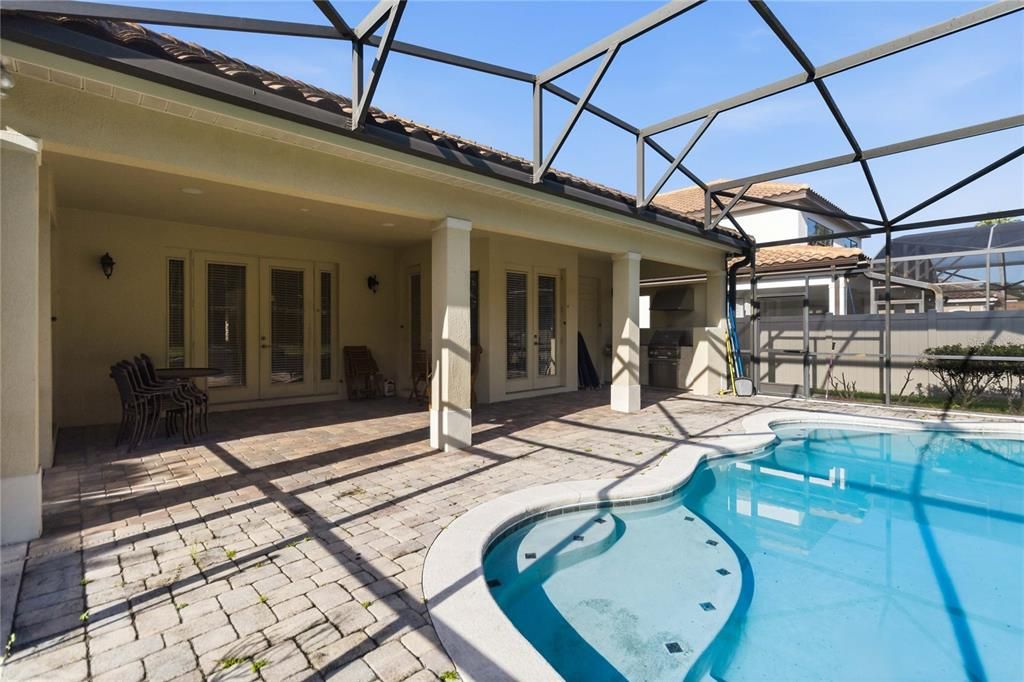 En Venta: $775,000 (3 camas, 2 baños, 2587 Pies cuadrados)