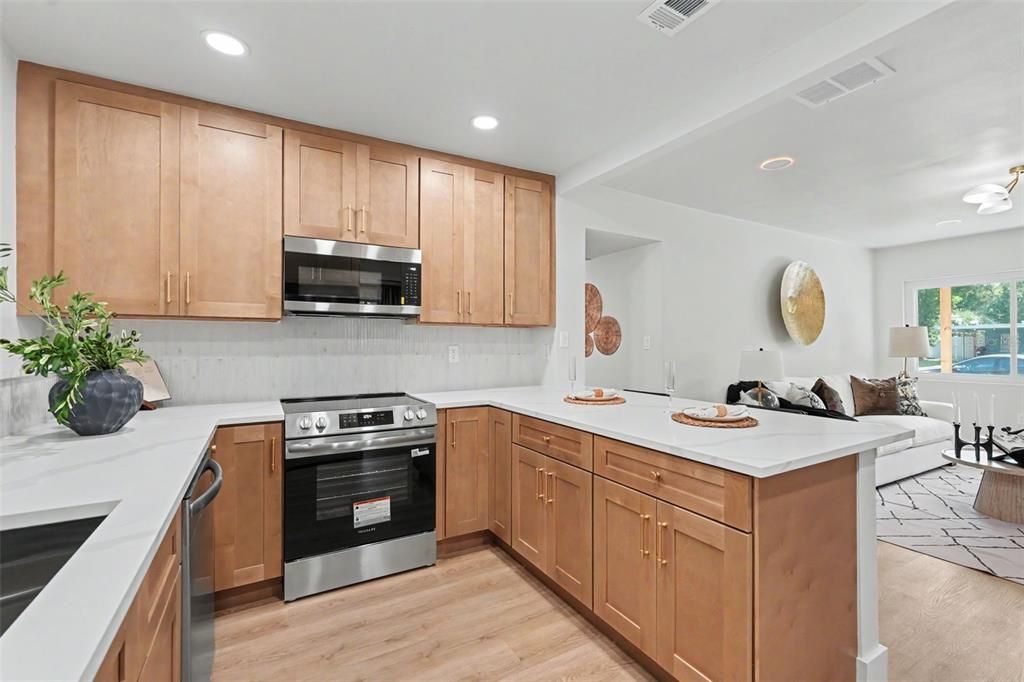 En Venta: $449,000 (4 camas, 2 baños, 1524 Pies cuadrados)