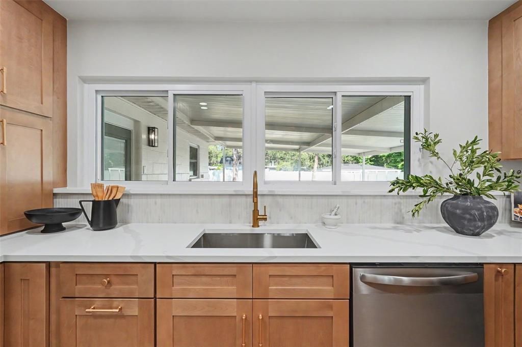 En Venta: $449,000 (4 camas, 2 baños, 1524 Pies cuadrados)