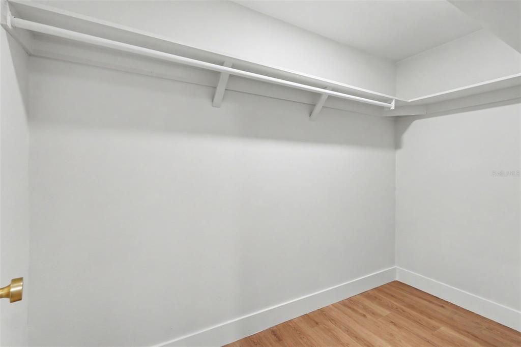 En Venta: $449,000 (4 camas, 2 baños, 1524 Pies cuadrados)