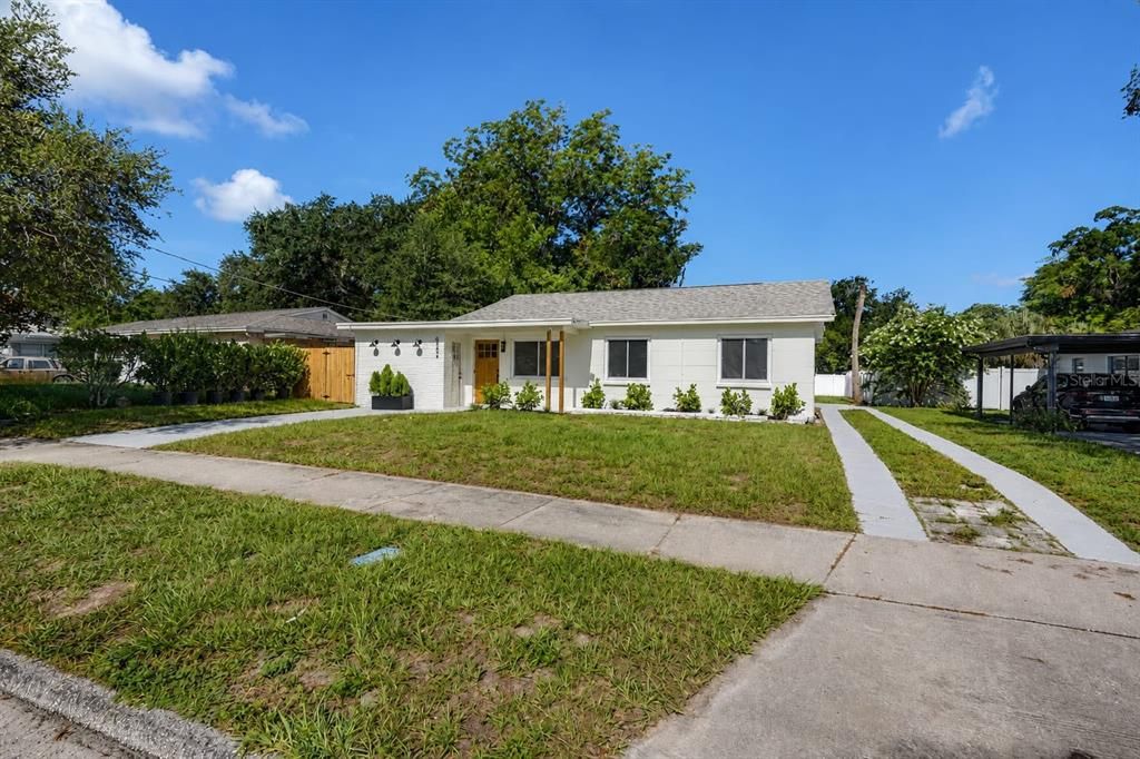 En Venta: $449,000 (4 camas, 2 baños, 1524 Pies cuadrados)