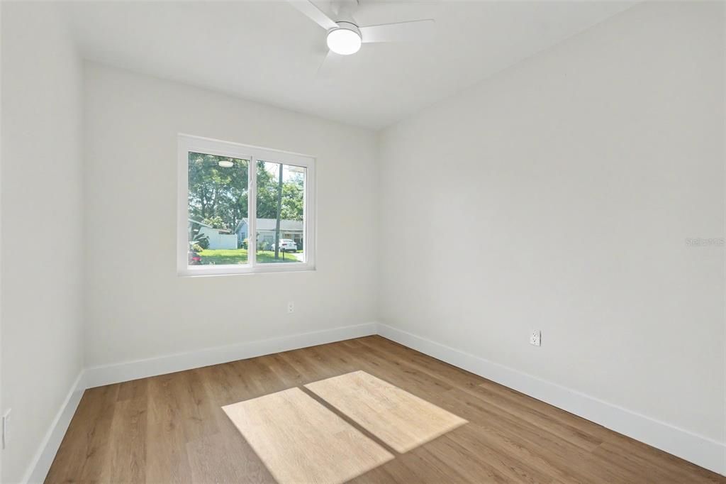 En Venta: $449,000 (4 camas, 2 baños, 1524 Pies cuadrados)