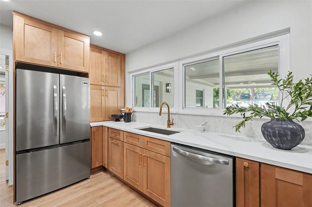 En Venta: $449,000 (4 camas, 2 baños, 1524 Pies cuadrados)