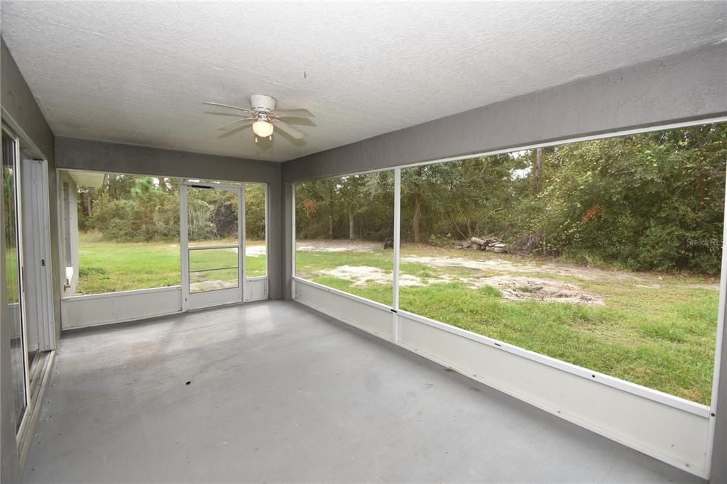 For Sale: $265,000 (3 beds, 2 baths, 1337 Square Feet)