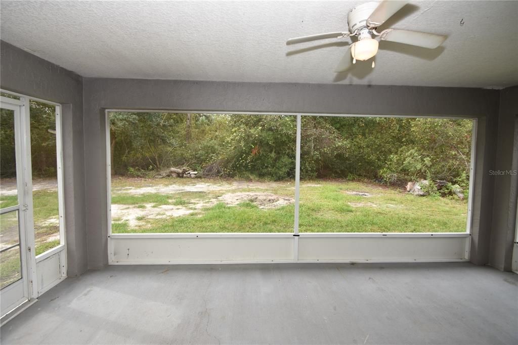 For Sale: $265,000 (3 beds, 2 baths, 1337 Square Feet)