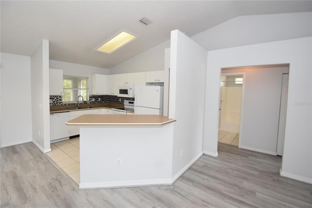 For Sale: $265,000 (3 beds, 2 baths, 1337 Square Feet)
