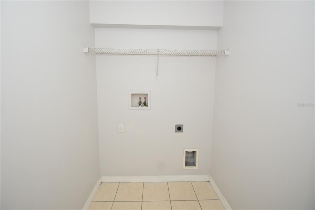 For Sale: $265,000 (3 beds, 2 baths, 1337 Square Feet)