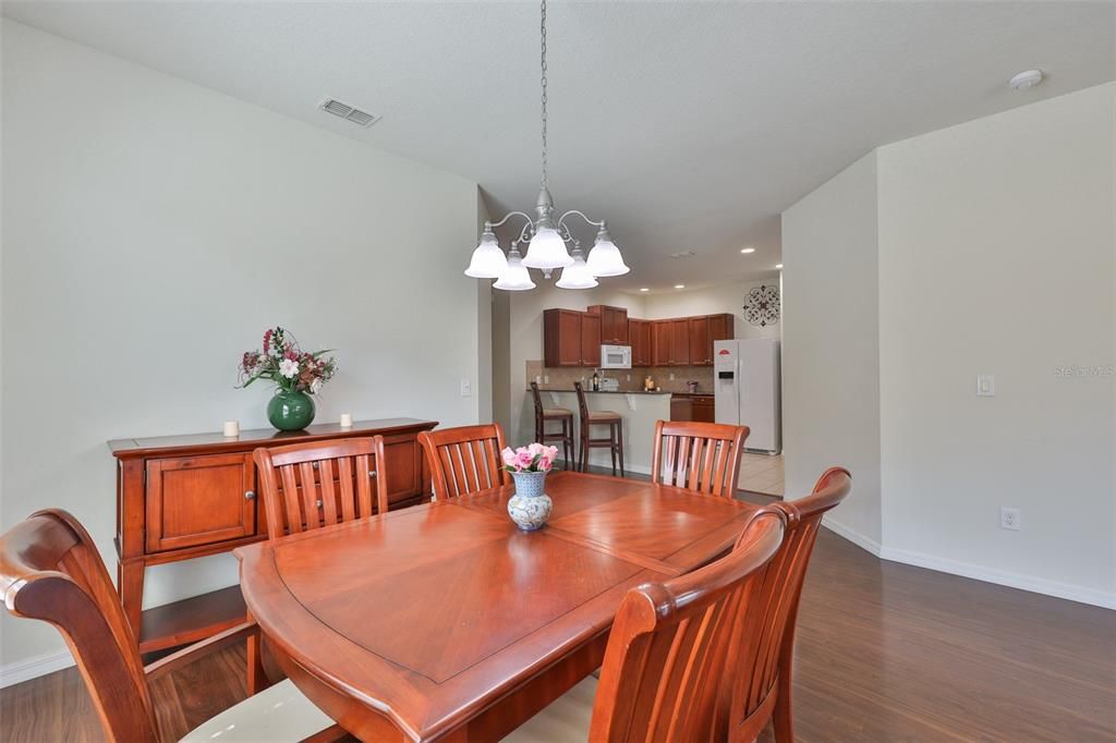 En Venta: $315,000 (3 camas, 2 baños, 1523 Pies cuadrados)