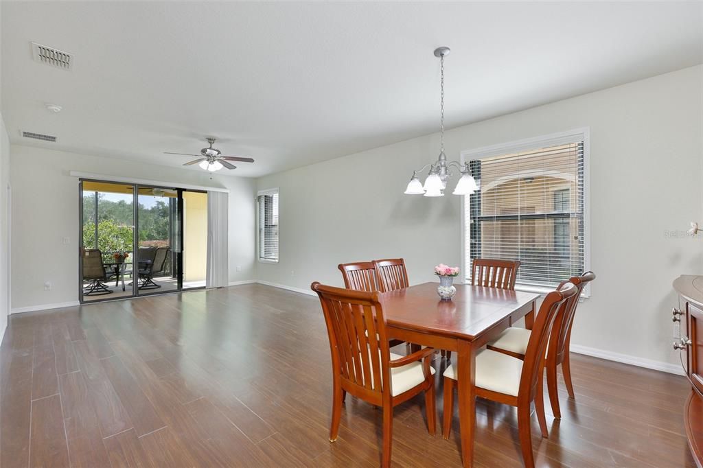 En Venta: $315,000 (3 camas, 2 baños, 1523 Pies cuadrados)