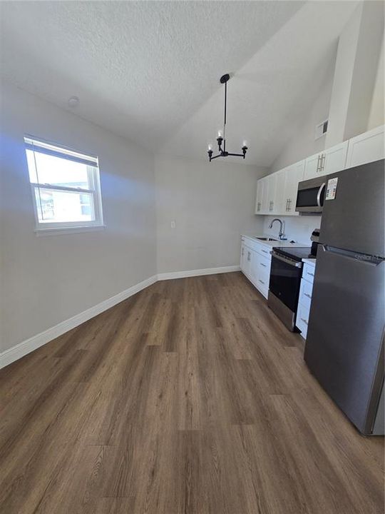 For Rent: $1,750 (2 beds, 2 baths, 866 Square Feet)