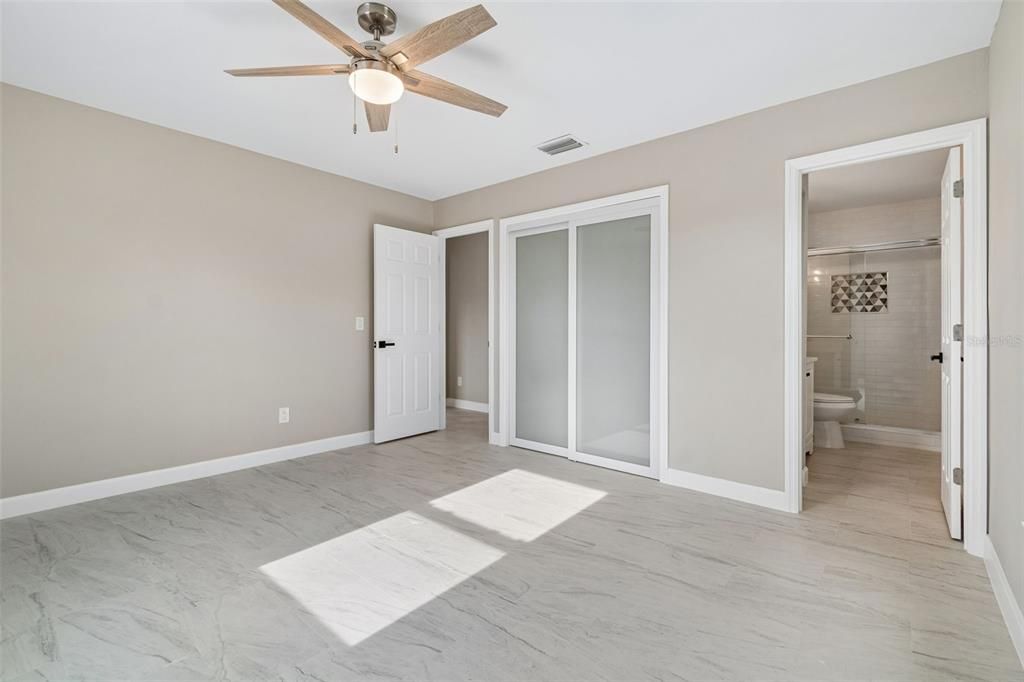 En Venta: $619,900 (3 camas, 2 baños, 1571 Pies cuadrados)