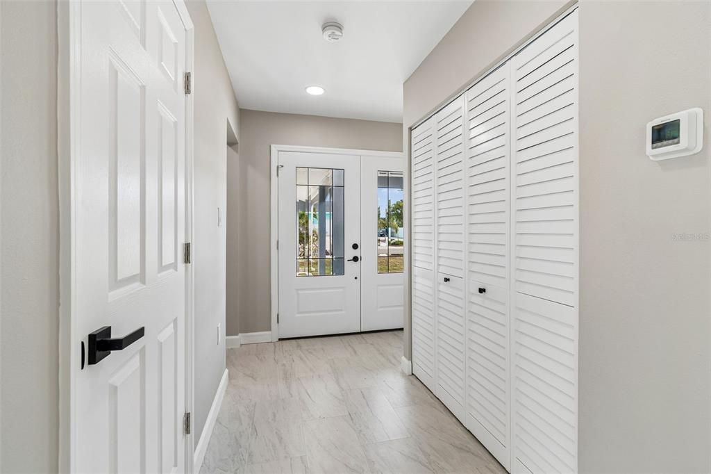 En Venta: $619,900 (3 camas, 2 baños, 1571 Pies cuadrados)