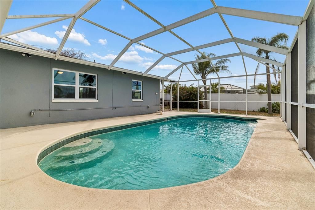En Venta: $619,900 (3 camas, 2 baños, 1571 Pies cuadrados)