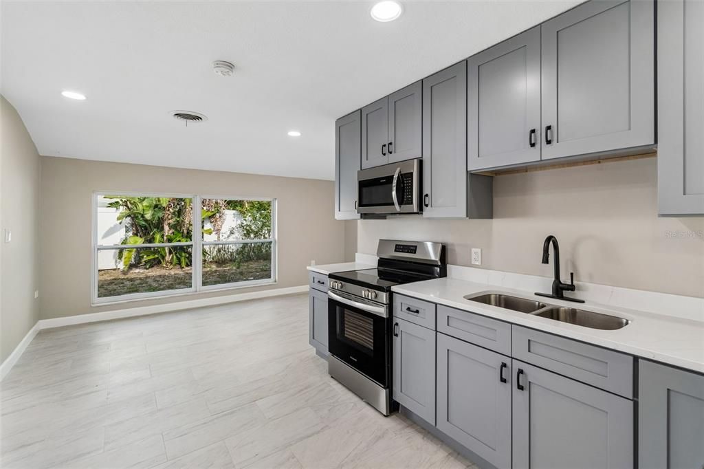 En Venta: $619,900 (3 camas, 2 baños, 1571 Pies cuadrados)