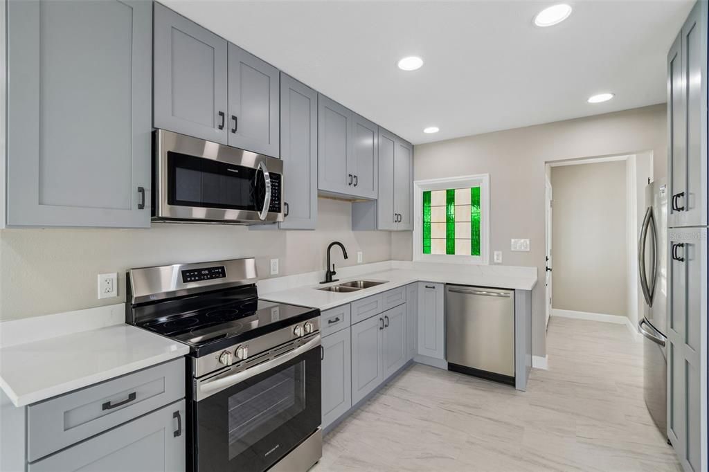 En Venta: $619,900 (3 camas, 2 baños, 1571 Pies cuadrados)
